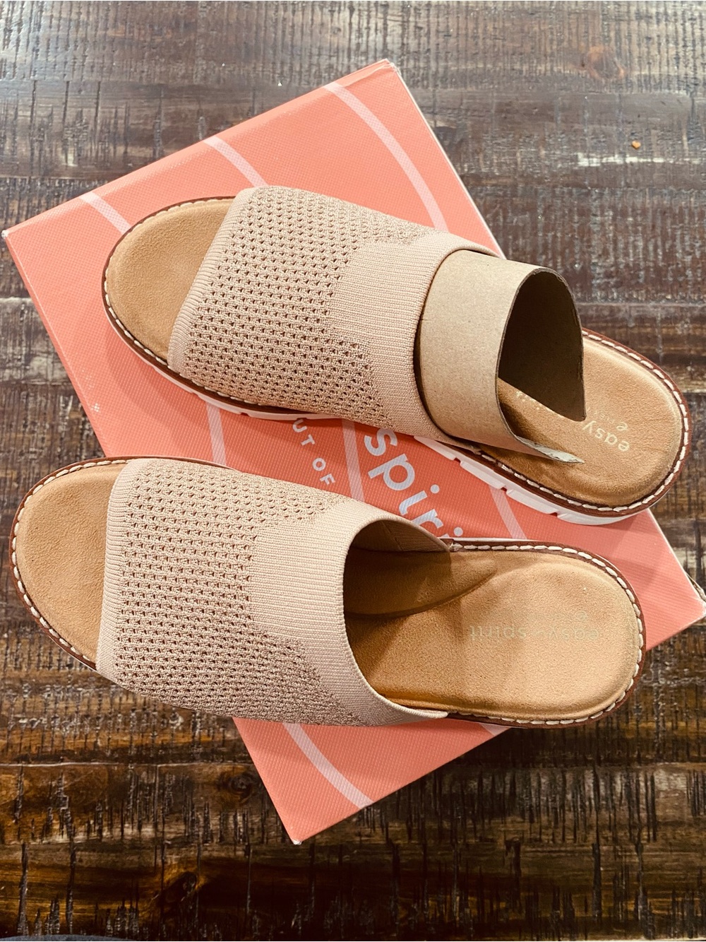 NWT Easy Spirit Julisa Flat Sandals ! Size 6